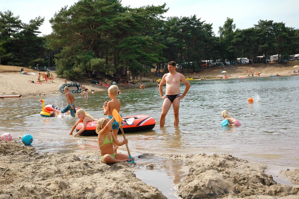 ホテル Camping Blauwe Meer Nv ロンメル エクステリア 写真