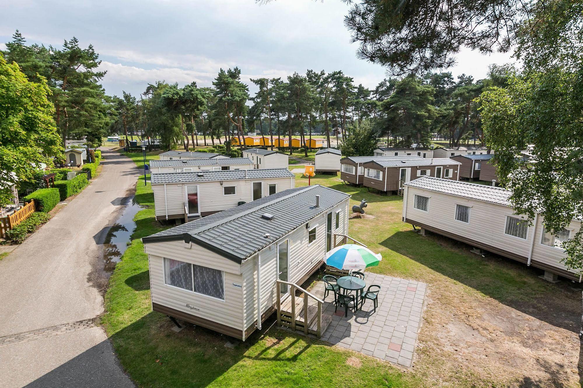 ホテル Camping Blauwe Meer Nv ロンメル エクステリア 写真